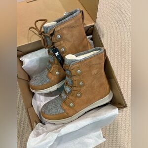 NEW IN BOX - Sorel Explorer Boots - waterproof